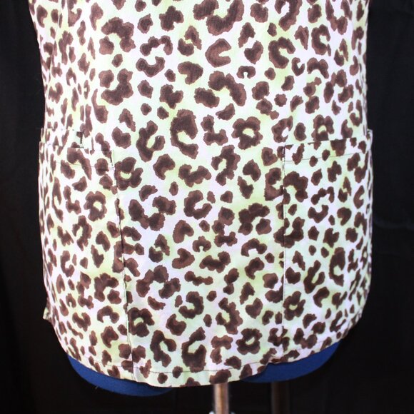 SB Scrubs Women's V-Neck Green Brown Animal Print V-Neck Scrub Top Size XS - Picture 3 of 11